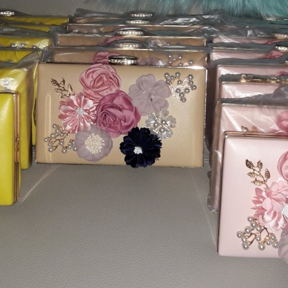 Handbags - Picture 1 of 3